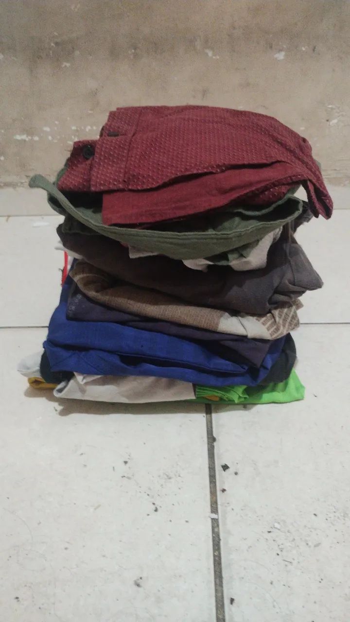 Roupas para brechó.