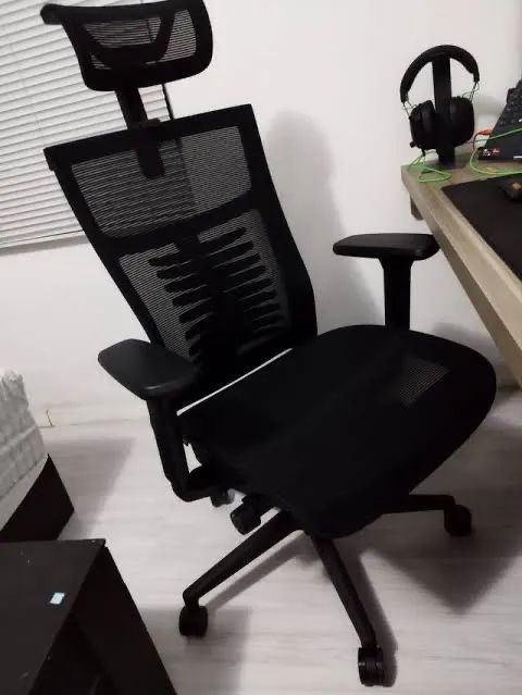 Cadeira Ergonômica Vertta Full Mesh Preta (usada apenas 3x)