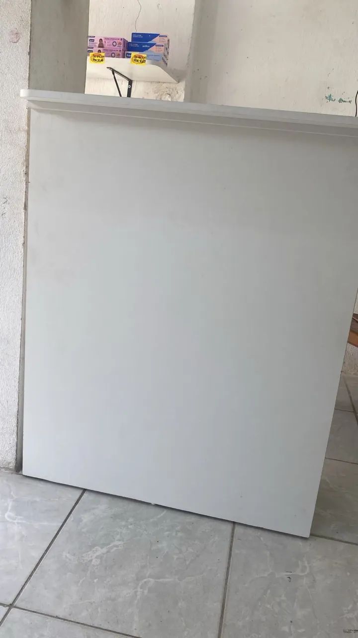 Vende-se prateleiras 