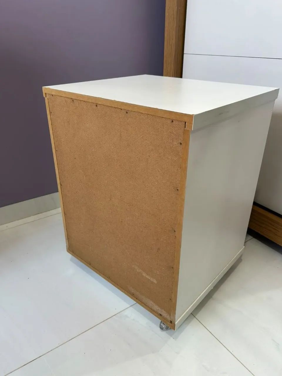Criado-mudo Branco Com 3 Gavetas - Foto 2