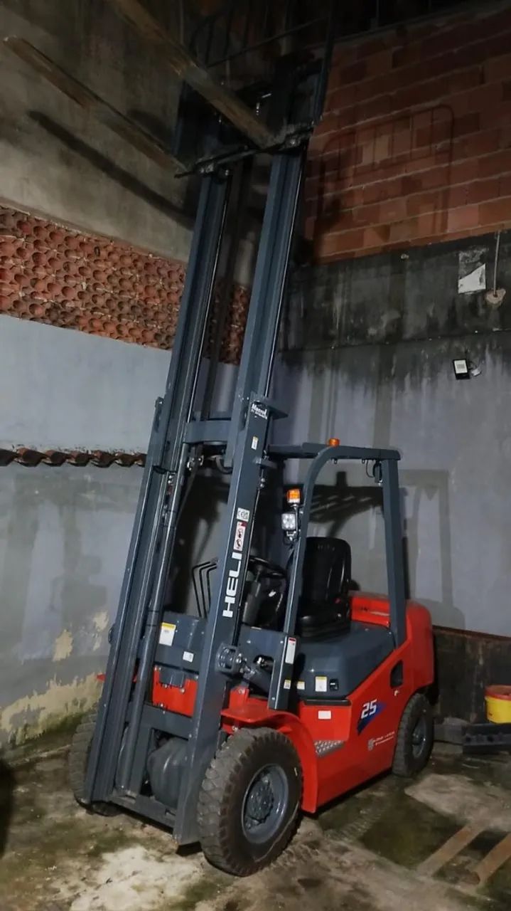 Locação de Empilhadeira 2,5 toneladas  Diesel e GLP - Foto 2