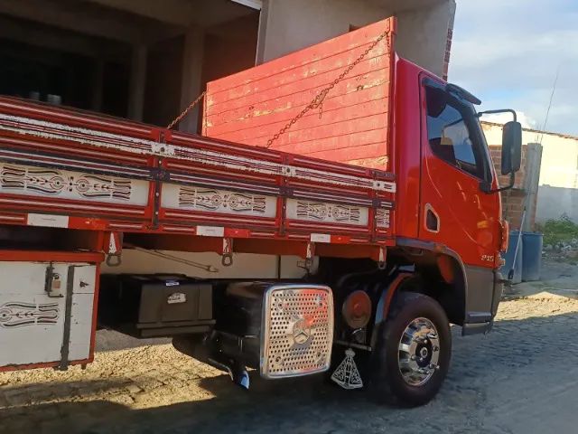 Vende-se Caminhão Accelo 815 