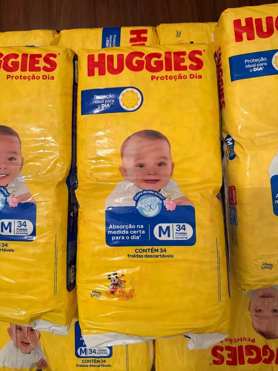 Fraldas Huggies tamanho M e Pampers RN - Foto 3