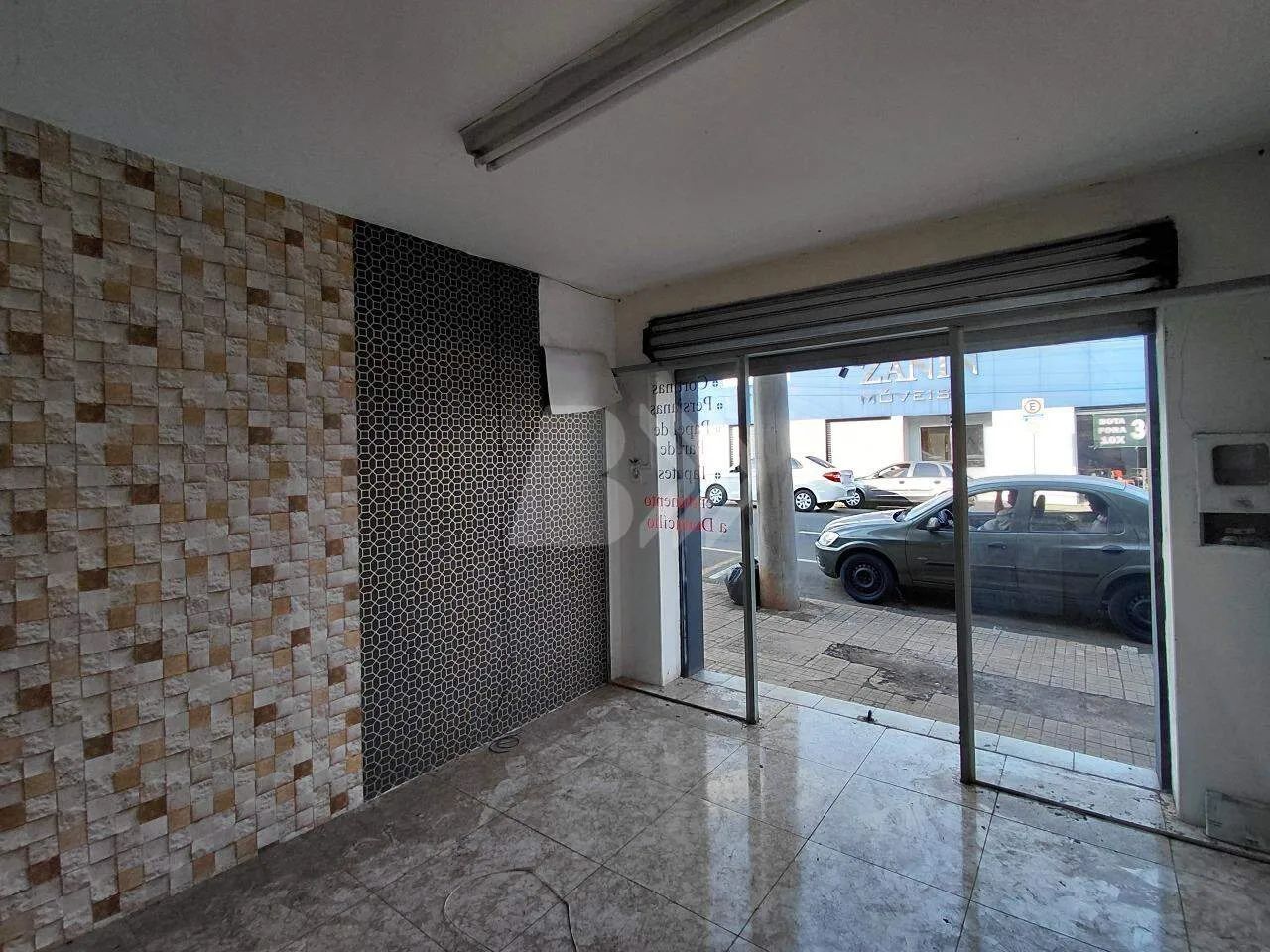 Salão comercial para alugar no bairro Vila Rezende em Piracicaba - Foto 3