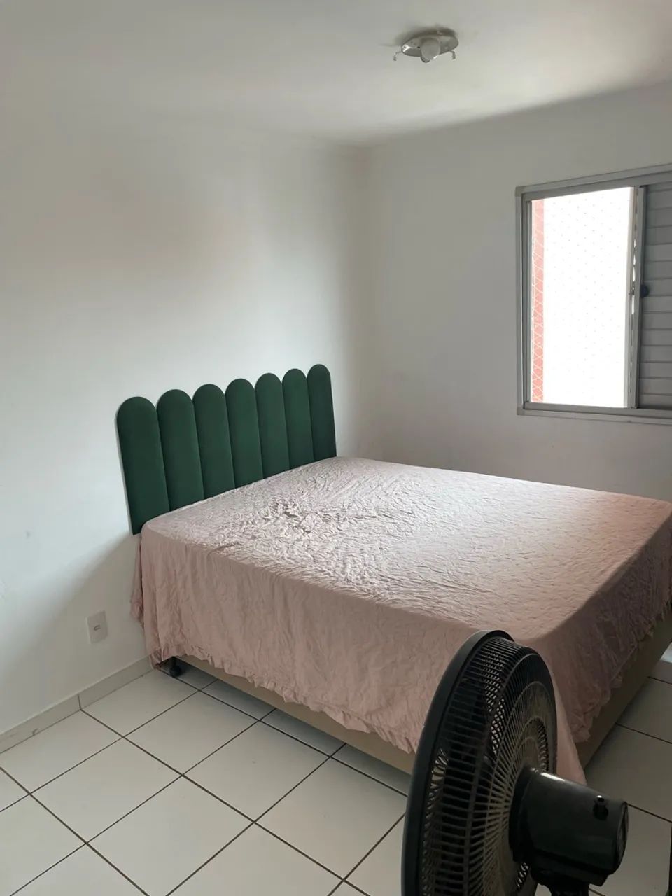Vende se cama com colchão em perfeito estado 