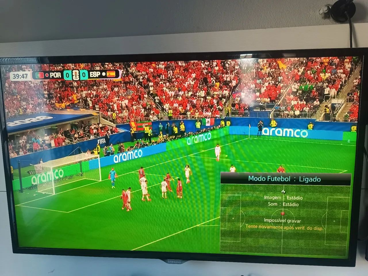 Smart TV Samsung 40" Full HD (Modelo UN40F5500) **Com Rack Incluso** - Muito Bom Estado! - Foto 2