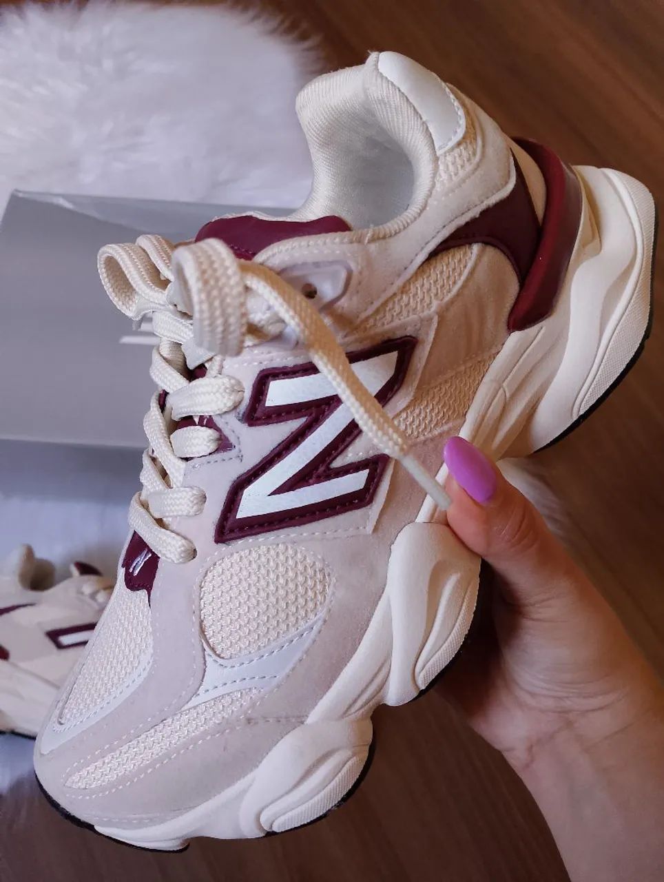 Tênis New Balance Branco vermelho  - Foto 2