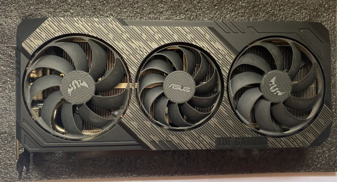 RX 5700 XT ASUS TUF - Foto 2