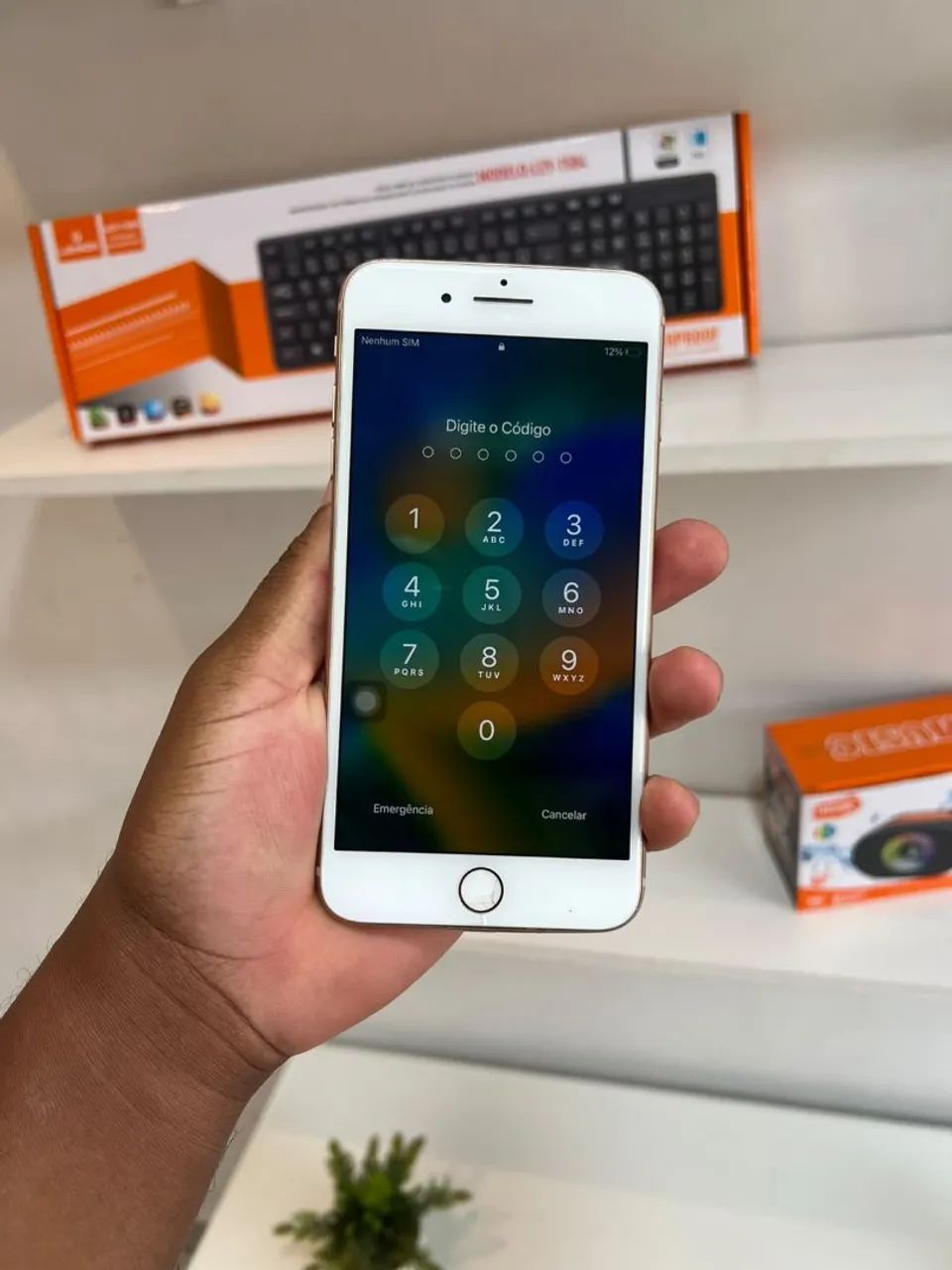 8 PLUS 64GB 
