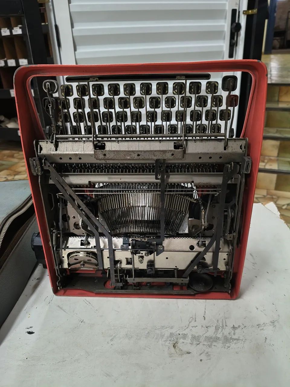 Máquina de escrever Olivetti lettera 32 - Foto 2