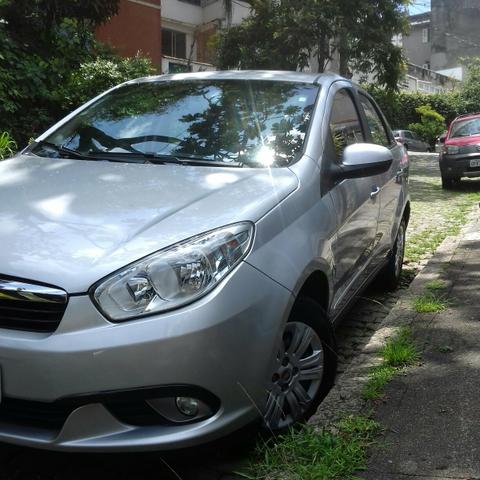 Fiat Grand Siena completo estado de zero 47000 km única dona
