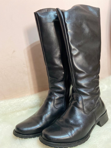 bota preta cano longo salto baixo