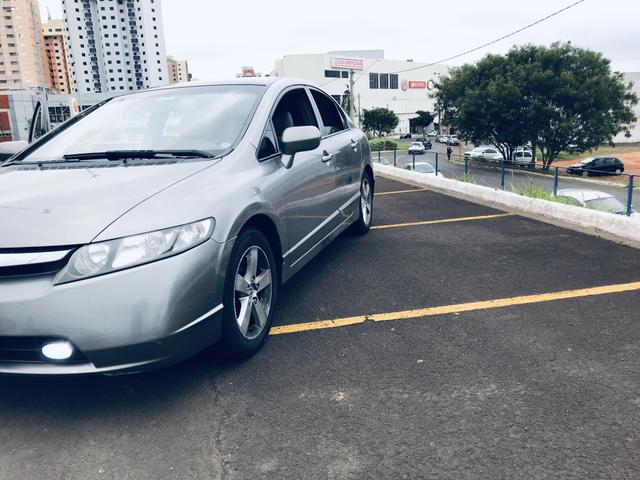 Honda Civic LXS 1.8 - 08/08 - Foto 2