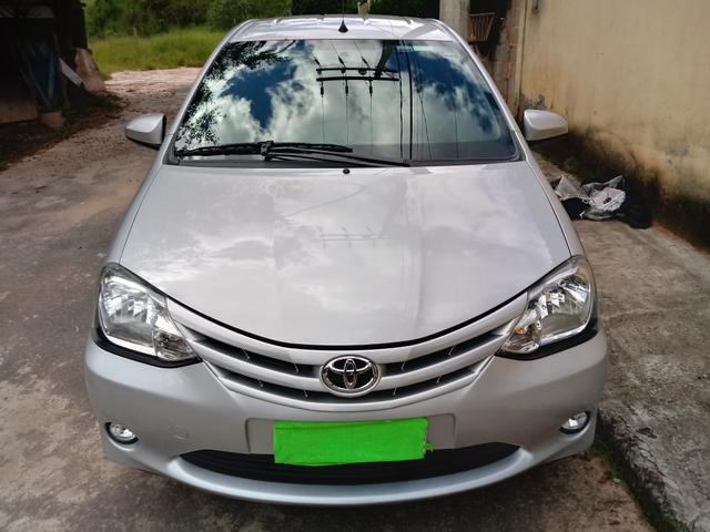 Toyota Etios hatch 1.3x prata 15/15 em Juiz de Fora -MG - Foto 2
