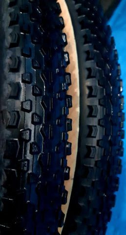 VENDO PNEUS MAXXIS IKON 2.2 - Foto 3