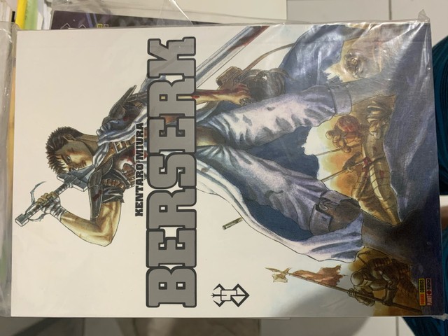Lote Berserk números avulsos - Foto 3