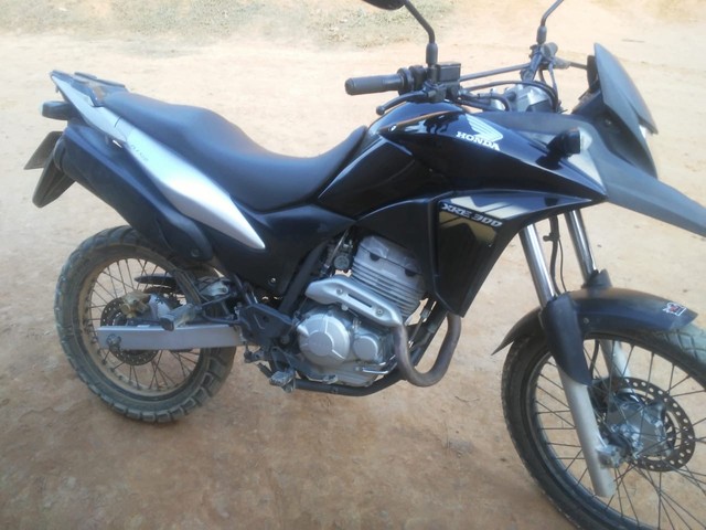 HONDA XRE 300 COMPLETA