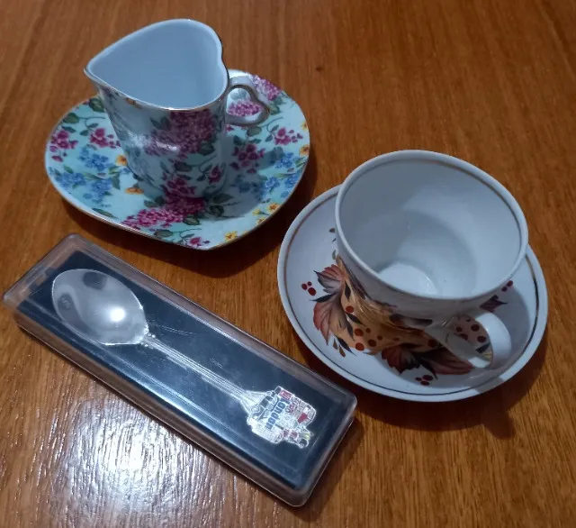 jogo-de-cafe-antigo-canelado-porcelana-real-spaulomaua