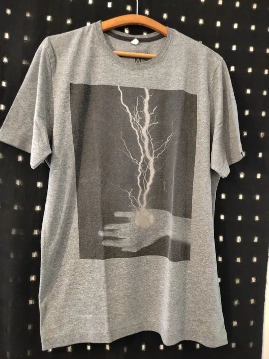 Camiseta masculina tamanho M e G