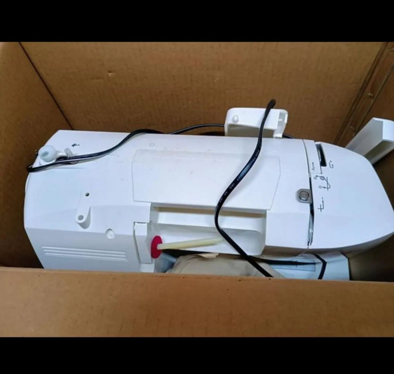 Máquina de Costura Singer Brilliance sem uso! Leia!  - Foto 3