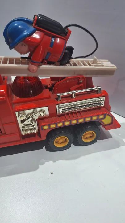 Caminhão de bombeiro antigo  - Foto 6