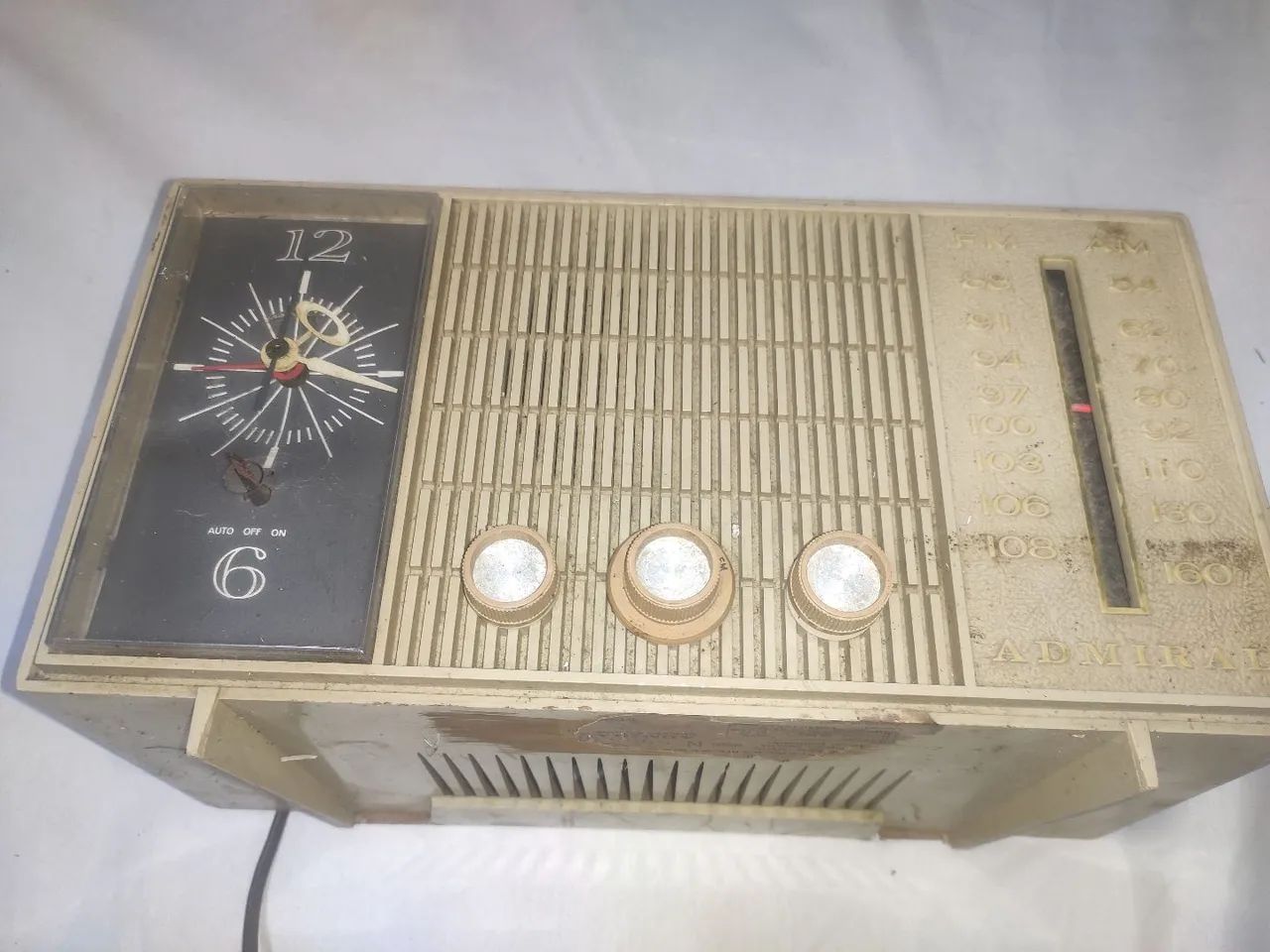 Rádio antigo Admiral