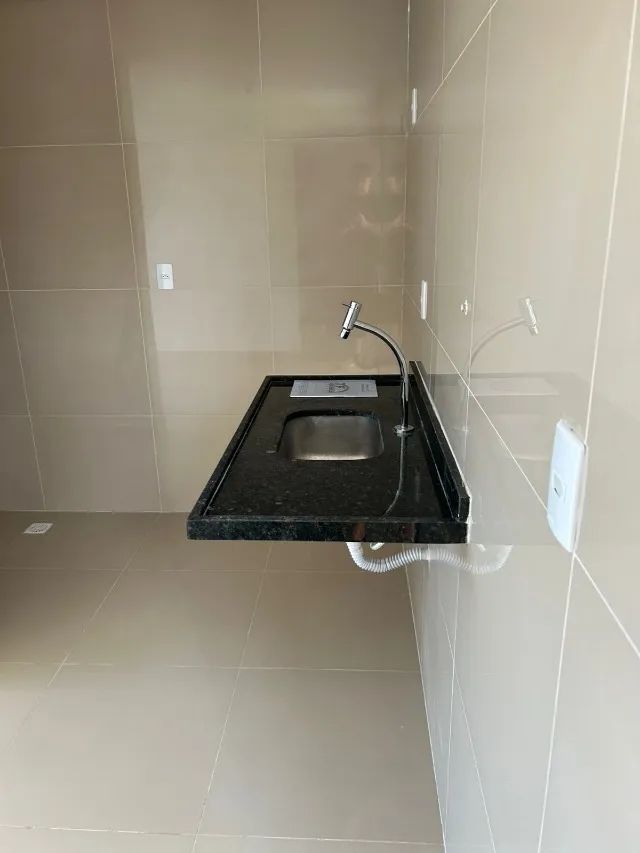 Apartamento nos Bancários com janelão e 02 quartos, sendo 01 suíte. - Foto 3