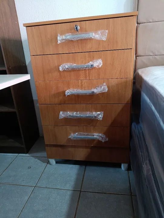Cômoda 5 gavetas 