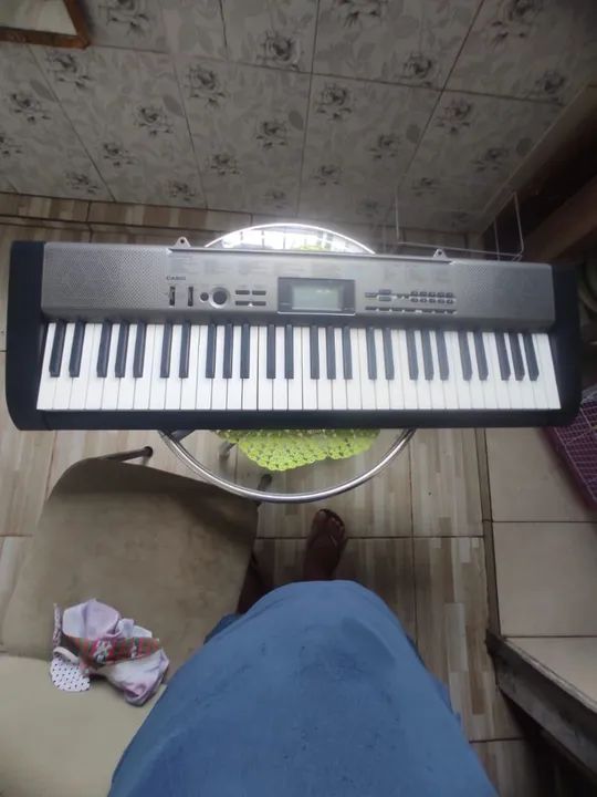 Teclado Casio CTK-1300.    ZAP *79