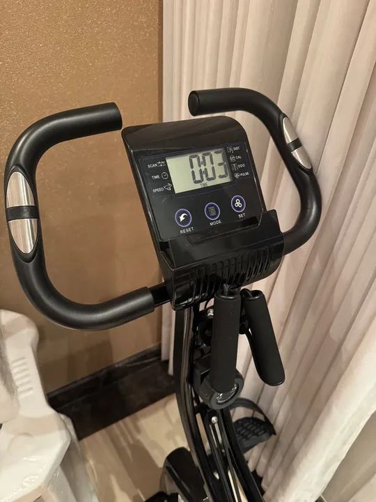 Bicicleta Ergométrica Vertical Dobrável Cadence X Odin Fit - Foto 5