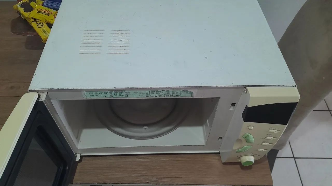VENDO MICROONDAS, LG, 30 LT EM OTIMO ESTADO FUNC PERFEITAMENTE,  - Foto 4