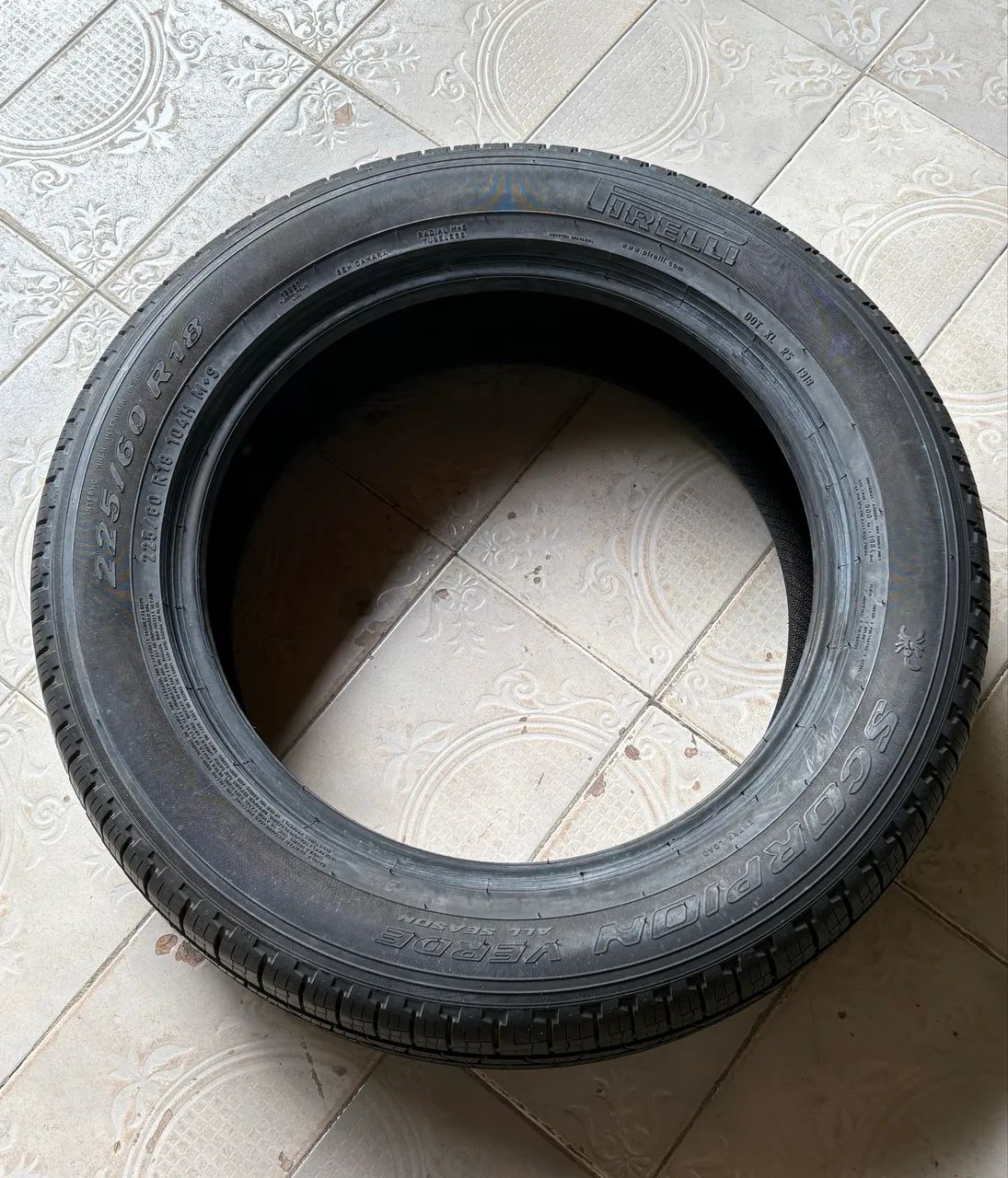 Pneu Pirelli Aro 18 Scorpion 225/60R18 104H XL