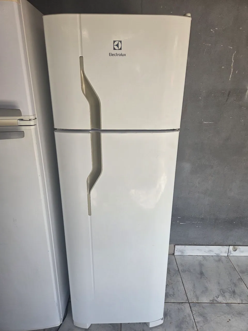 Vendo Geladeira Electrolux