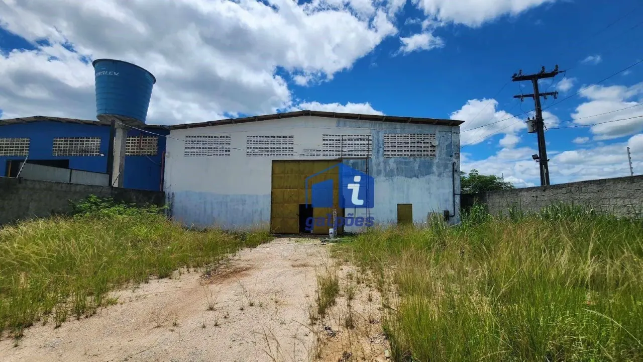 Galpão com 1.600 m² às margens da BR 232 em Vitória do Santo Antão - PE