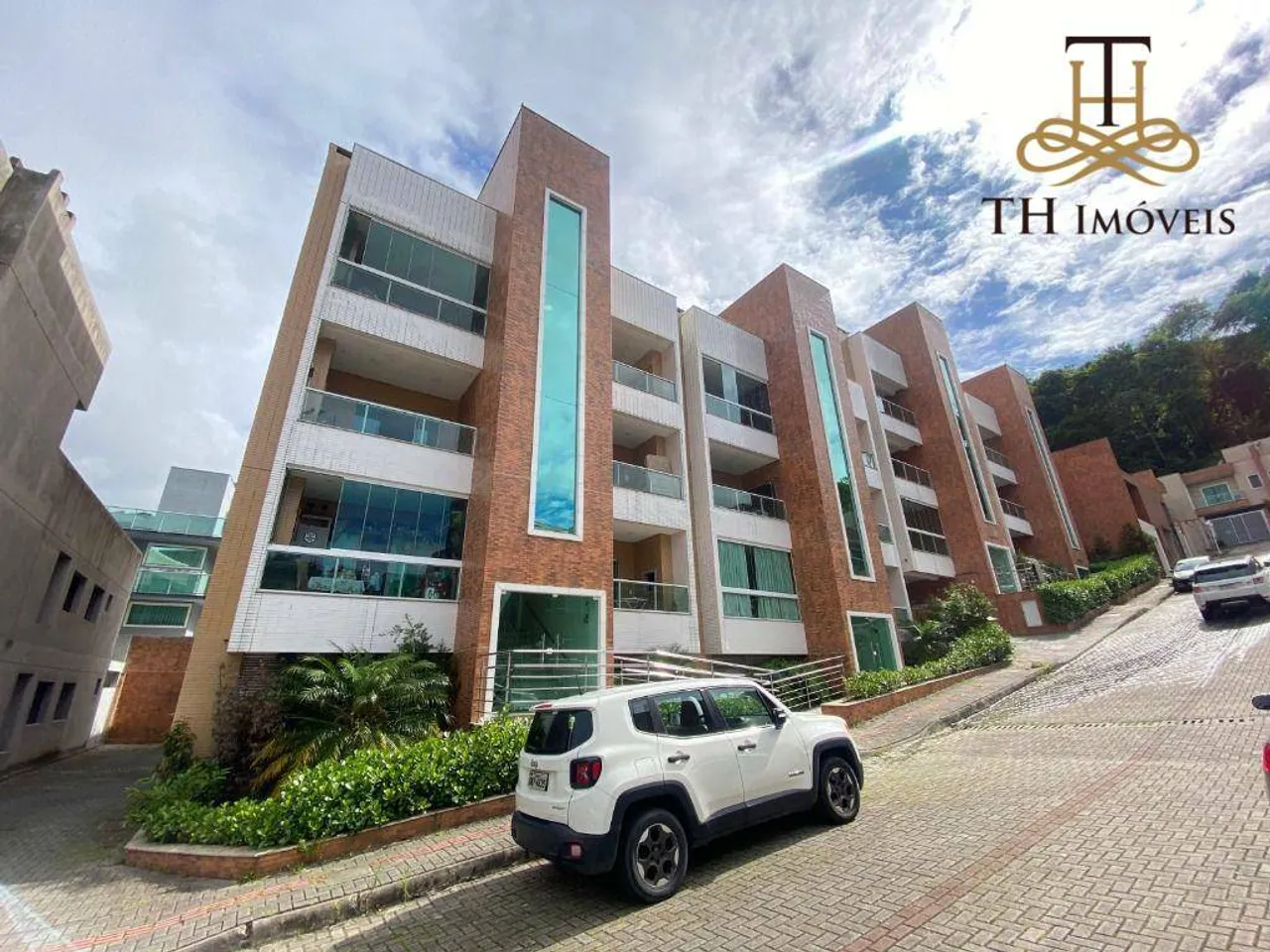 Apartamento com 3 dormitórios para alugar, 80 m² por R$ 3.500/mês - Nova Esperança - Balne