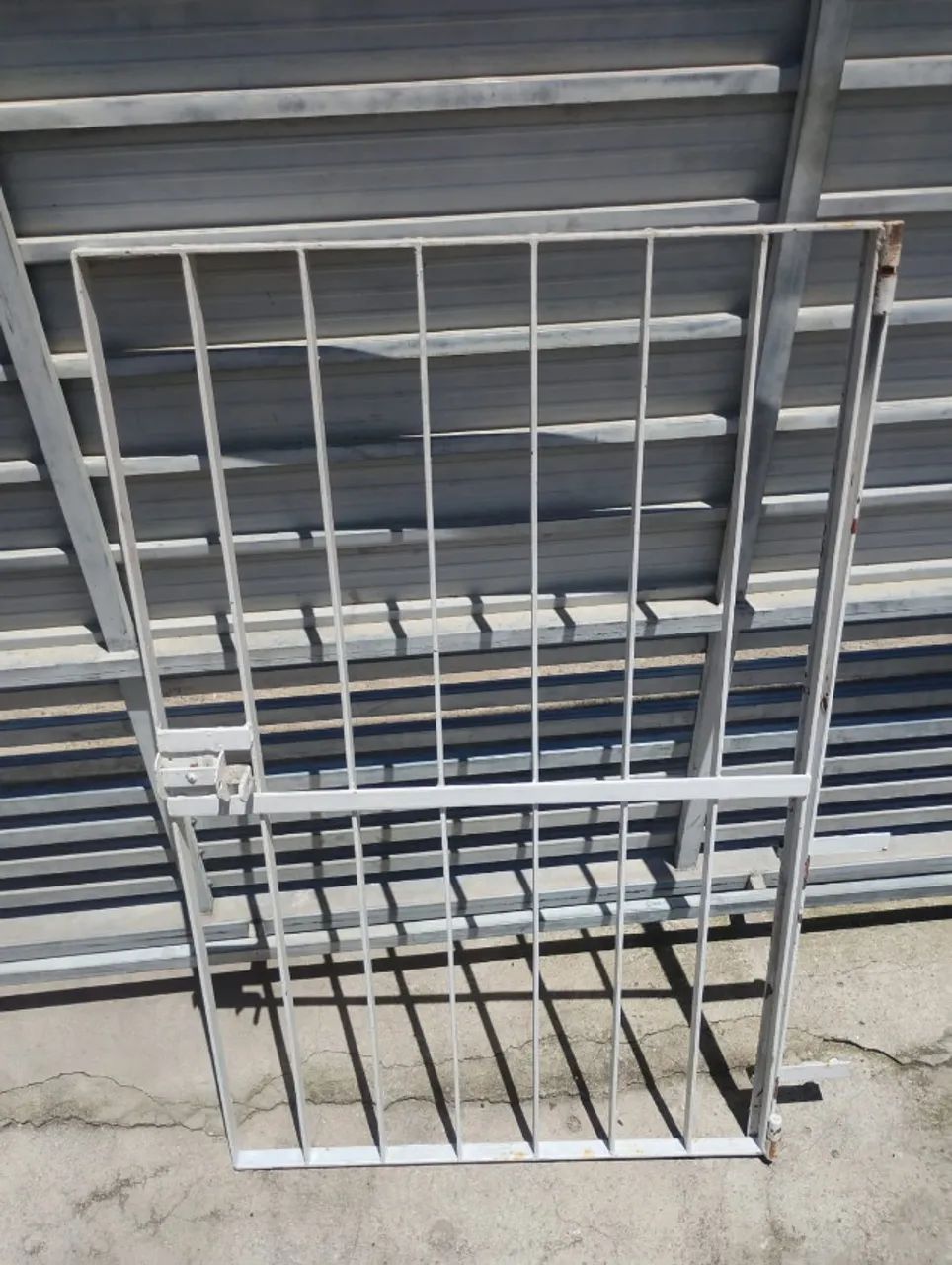 PORTAO DE FERRO 1,16 x  72,5cm COM FECHADURA EMBUTIDA... WHATSAPP *...SAO PAUL - Foto 3