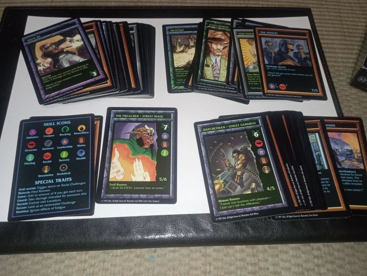 Deck Shadowrun the Trading card game- 70 cartas - Foto 3