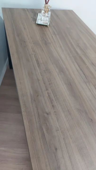 Mesa de escritório excelente estado e muito bonita  - Foto 5