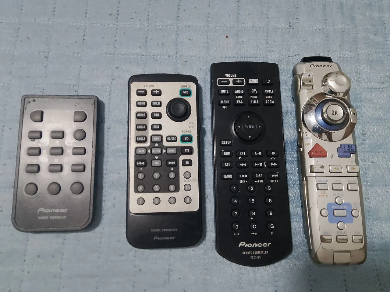 Vendo coleção de Controles remotos de Pioneer