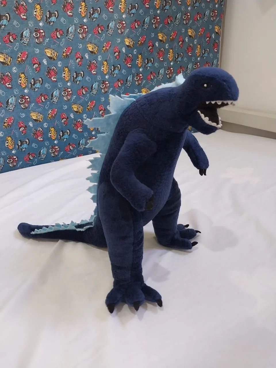 Pelúcia de Godzilla com 32cms 
