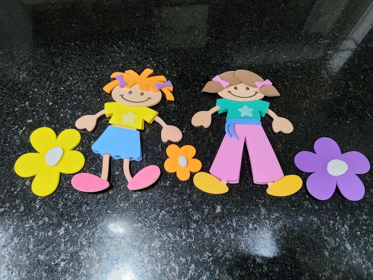 Kit de EVA: 5 itens Bonecas e Flores para Artesanato - Foto 2