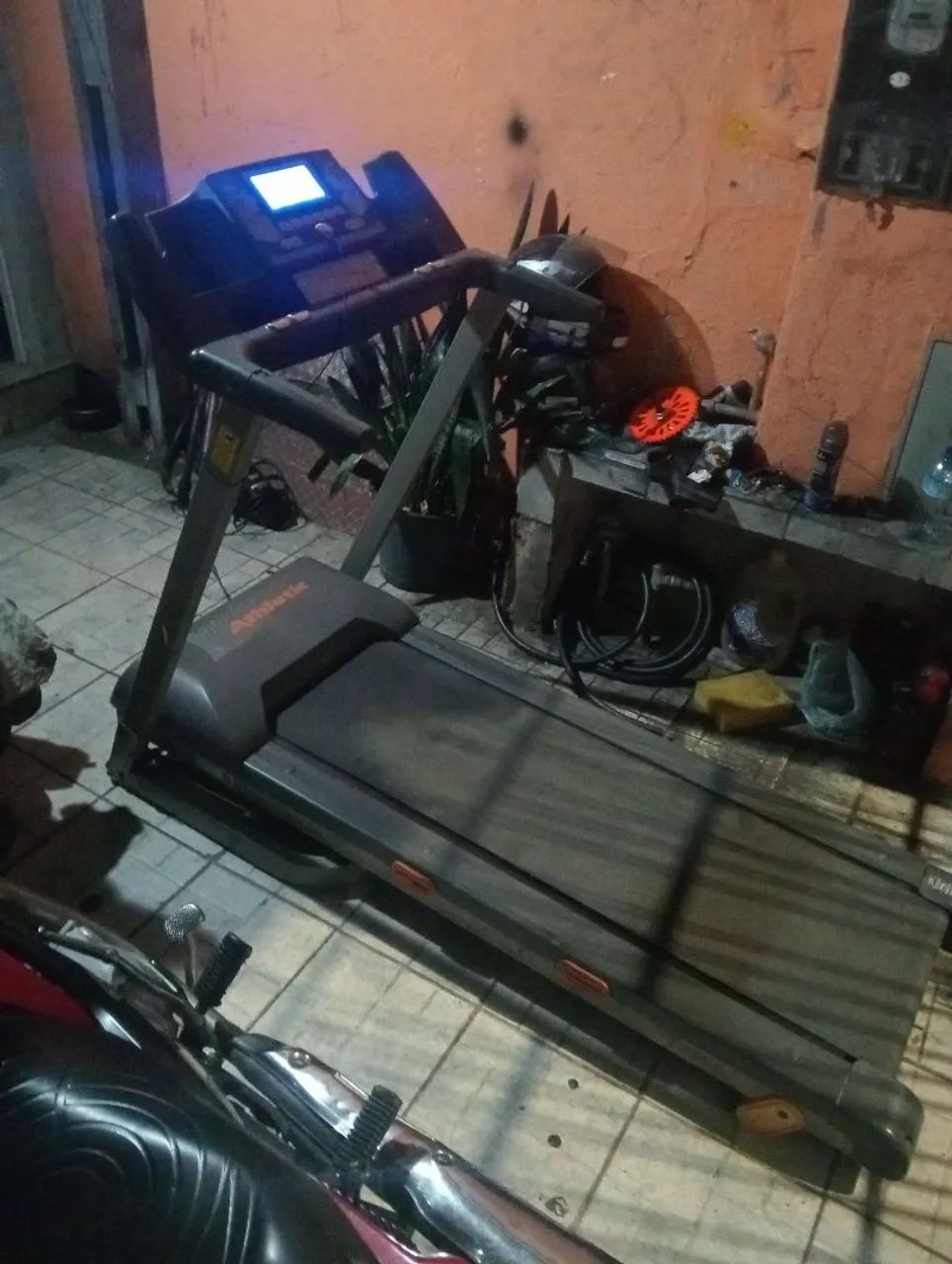 Esteira Ergométrica - Ótima para treinos em casa! - Foto 5