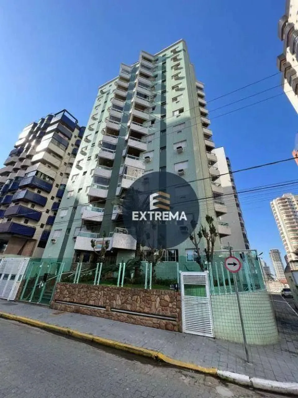 Apartamento de 2 dormitórios sendo 1 suíte a venda em Praia Grande