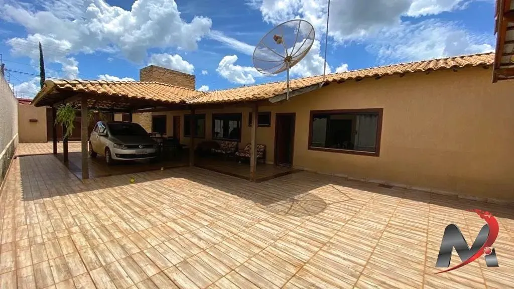 OPORTUNIDADE ÚNICA DE IMÓVEL À VENDA