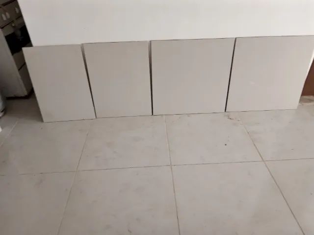 Cerâmicas Elizabeth Novas Excelente Qualidade Super Resistente cor bege!