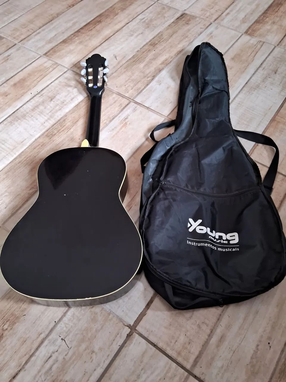 Violão 64287899903361120