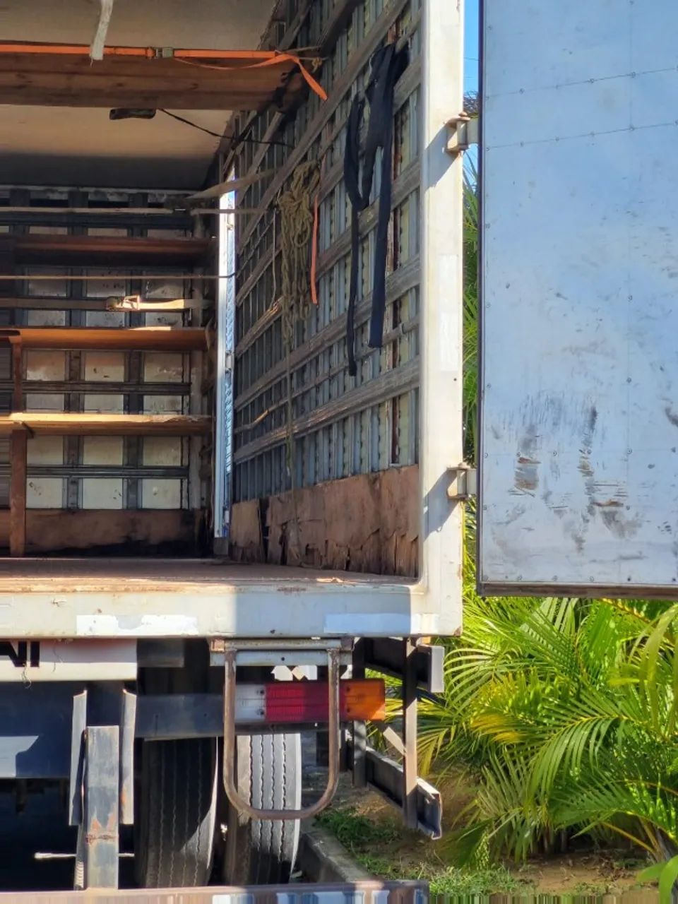 Vendo caminhao impecavel - Foto 4