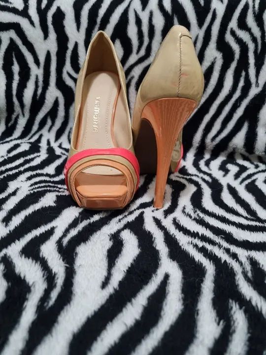 Sandália Peep Toe Bege