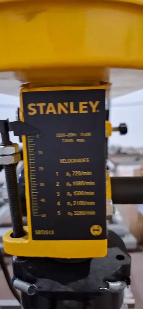 Furadeira de bancada 64385785589507123