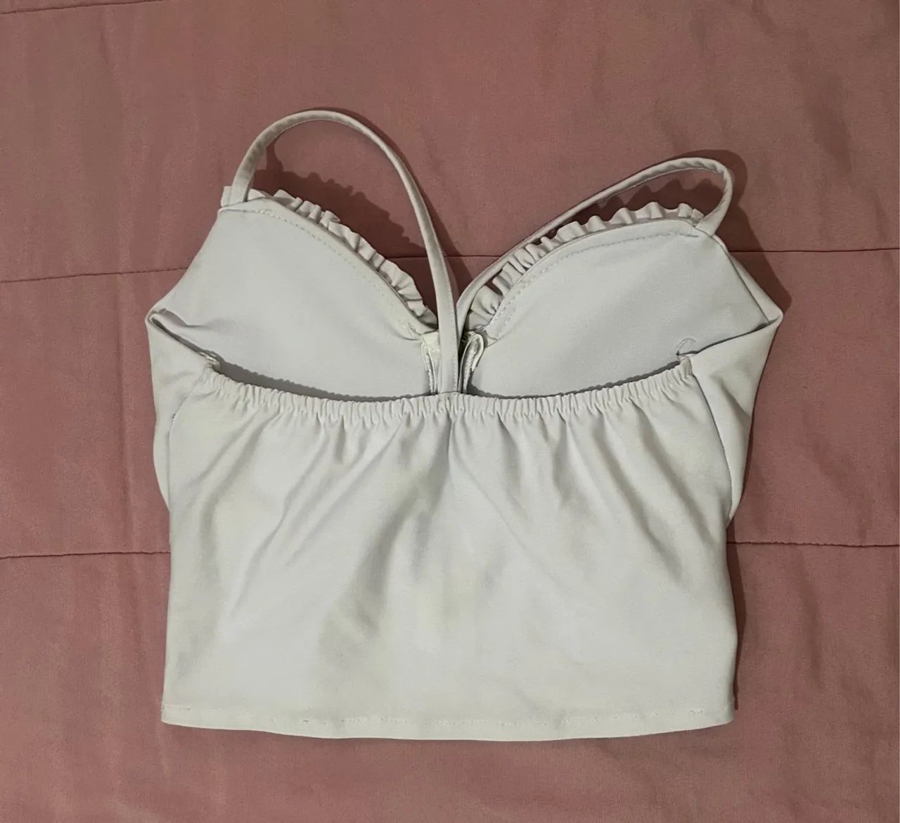 Top cropped branco com renda